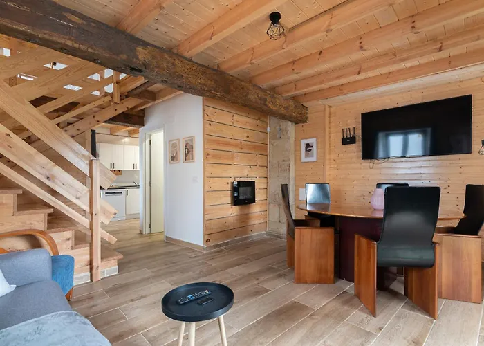 Singular Apartment *